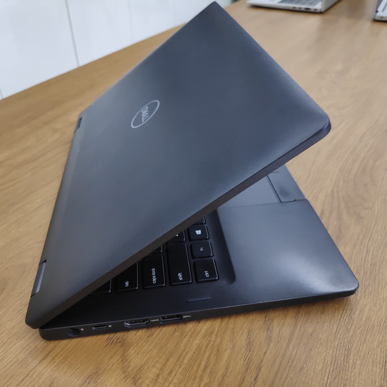 latitude 5300 (360)