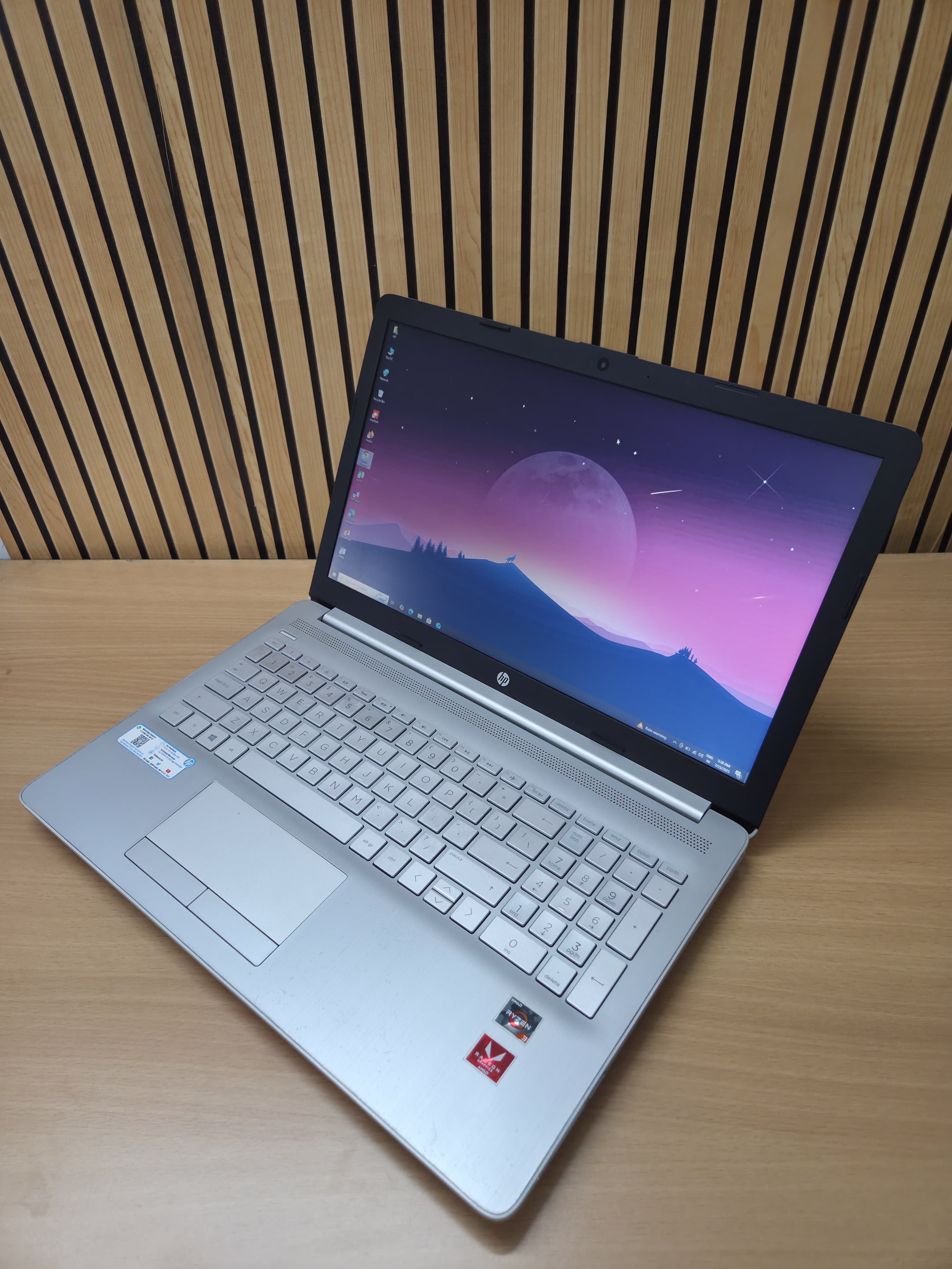 HP