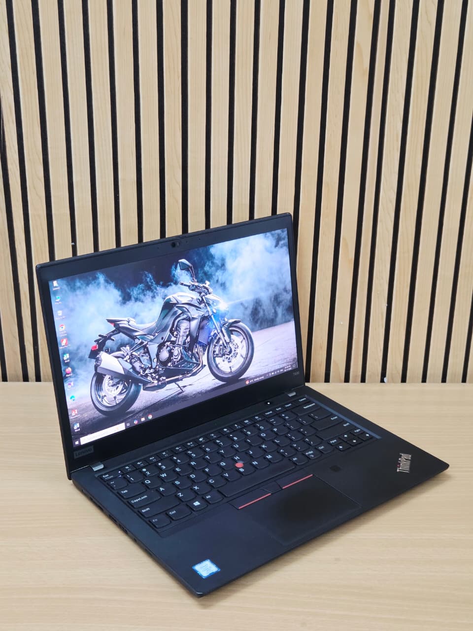 Thinkpad T490