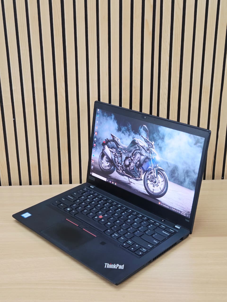 Thinkpad T490