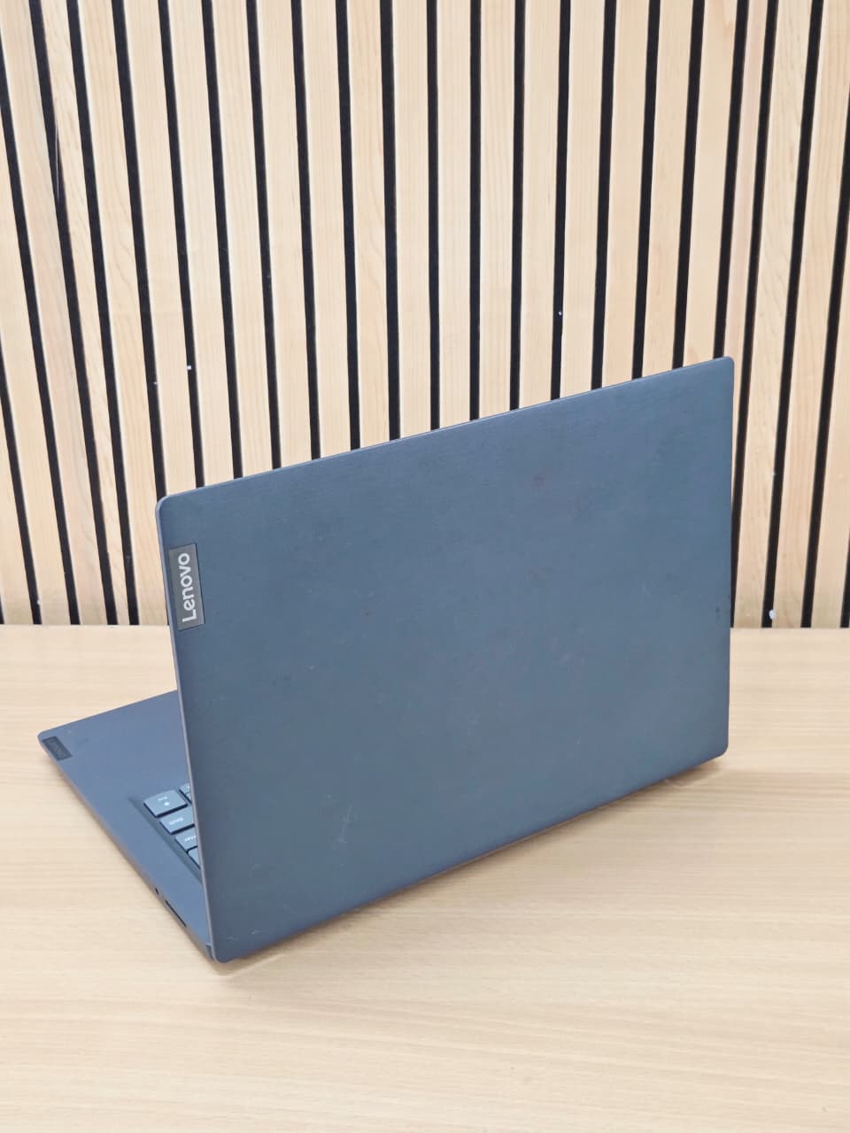 Lenovo V14-IIL