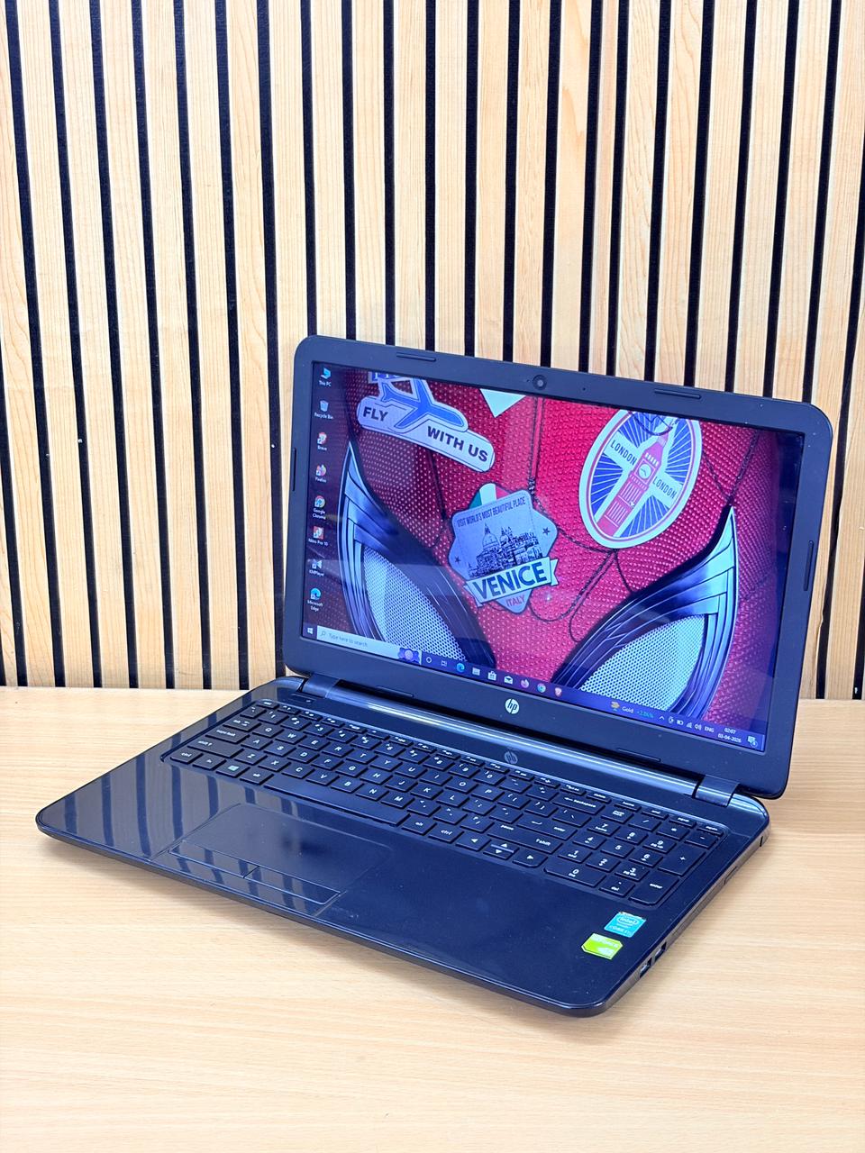 Hp 15-r210ne