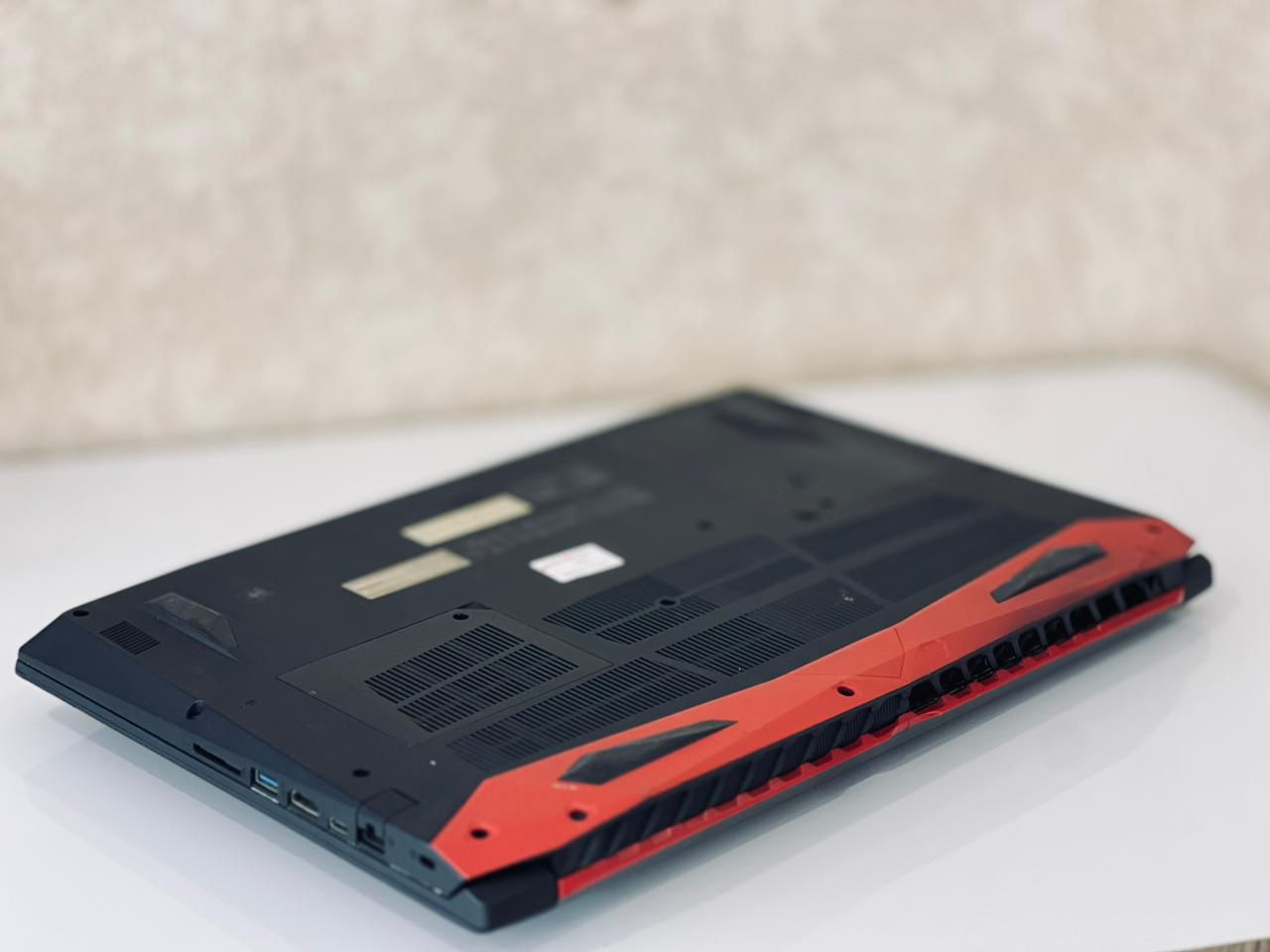 ACER PREDATOR HELIOS 300