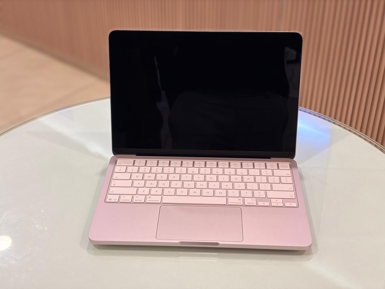 APPLE MACBOOK NEO
